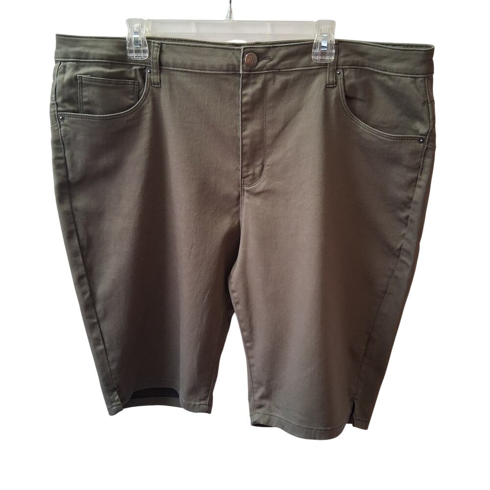 Hybrid & Company Women Olive Green Stretch Summer Casual Bermuda Shorts-24